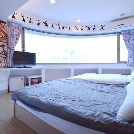 Hotel 逢甲巧咪 à Taichung Extérieur photo