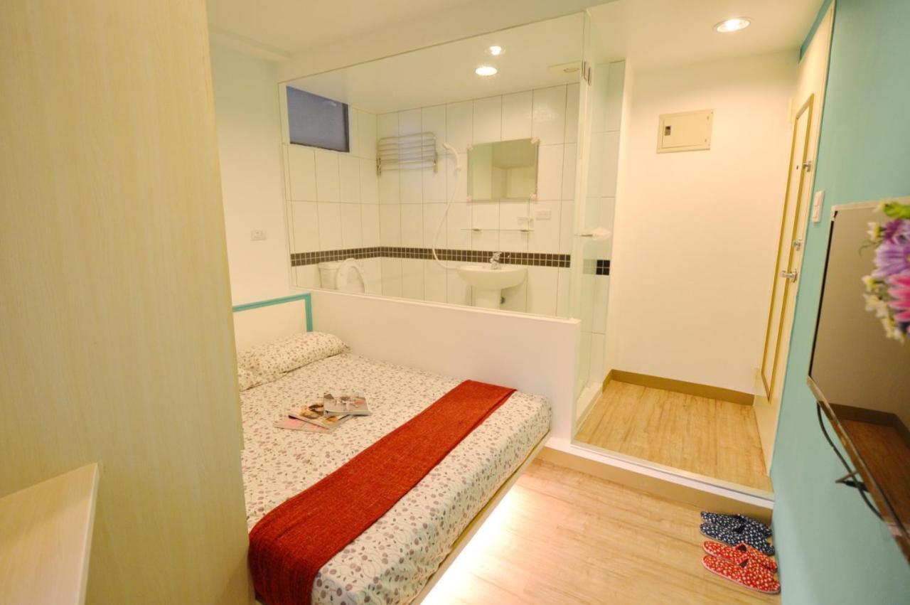 Hotel 逢甲巧咪 à Taichung Extérieur photo