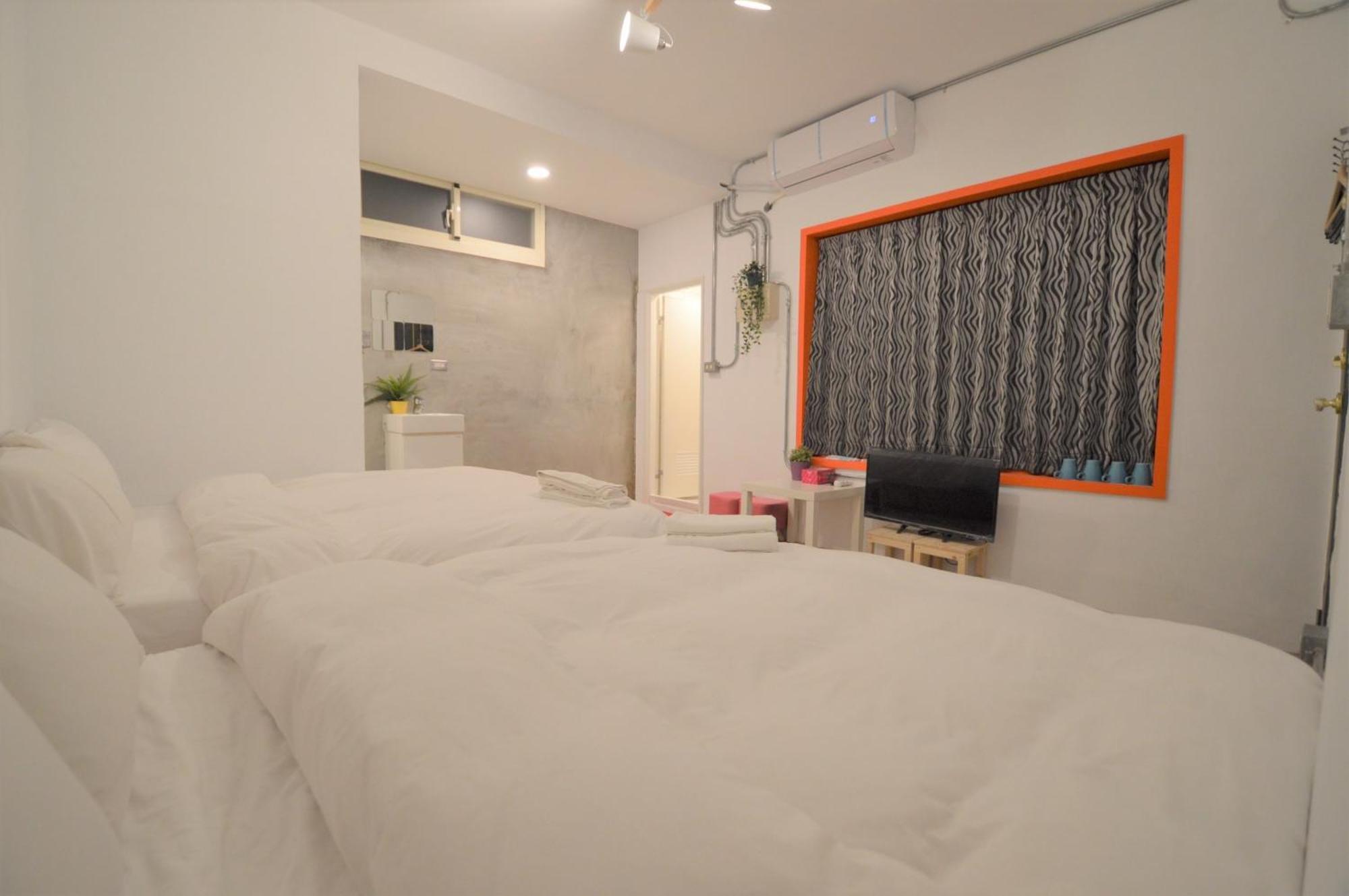 Hotel 逢甲巧咪 à Taichung Extérieur photo