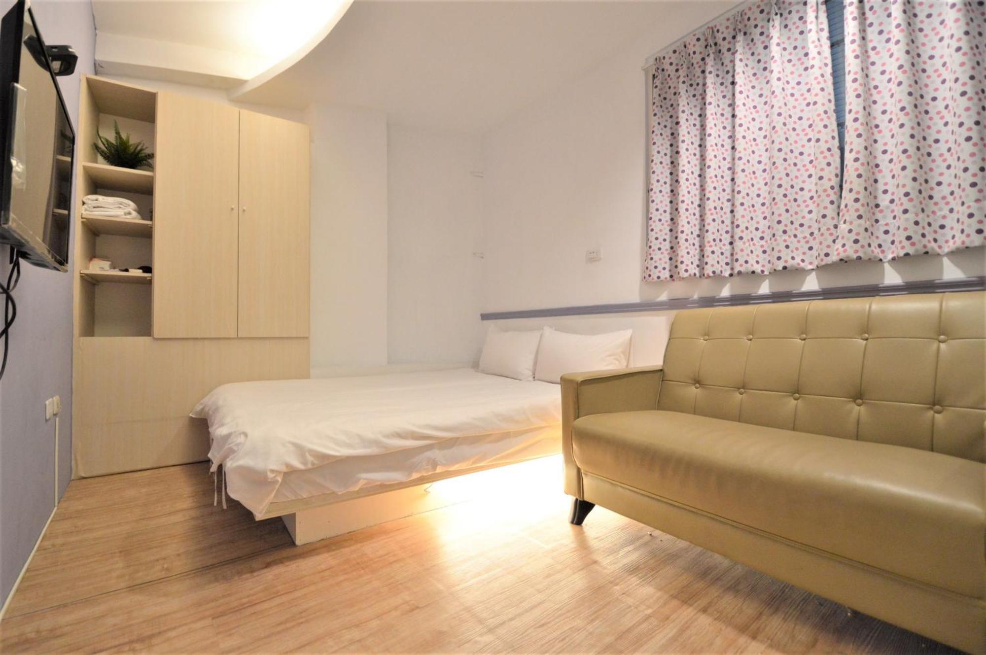 Hotel 逢甲巧咪 à Taichung Extérieur photo