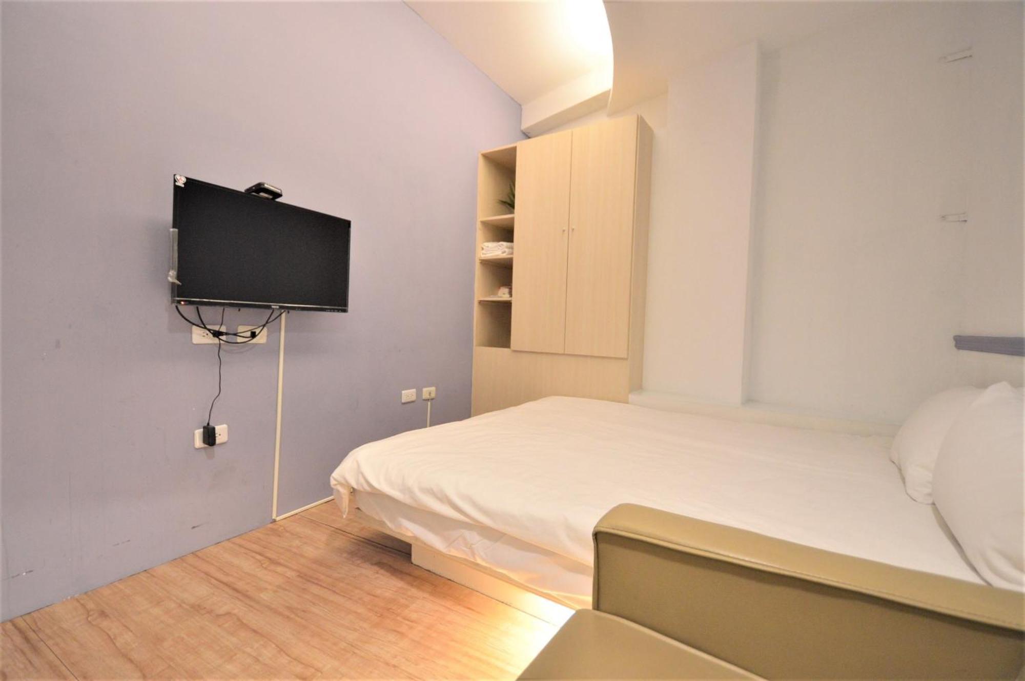 Hotel 逢甲巧咪 à Taichung Extérieur photo