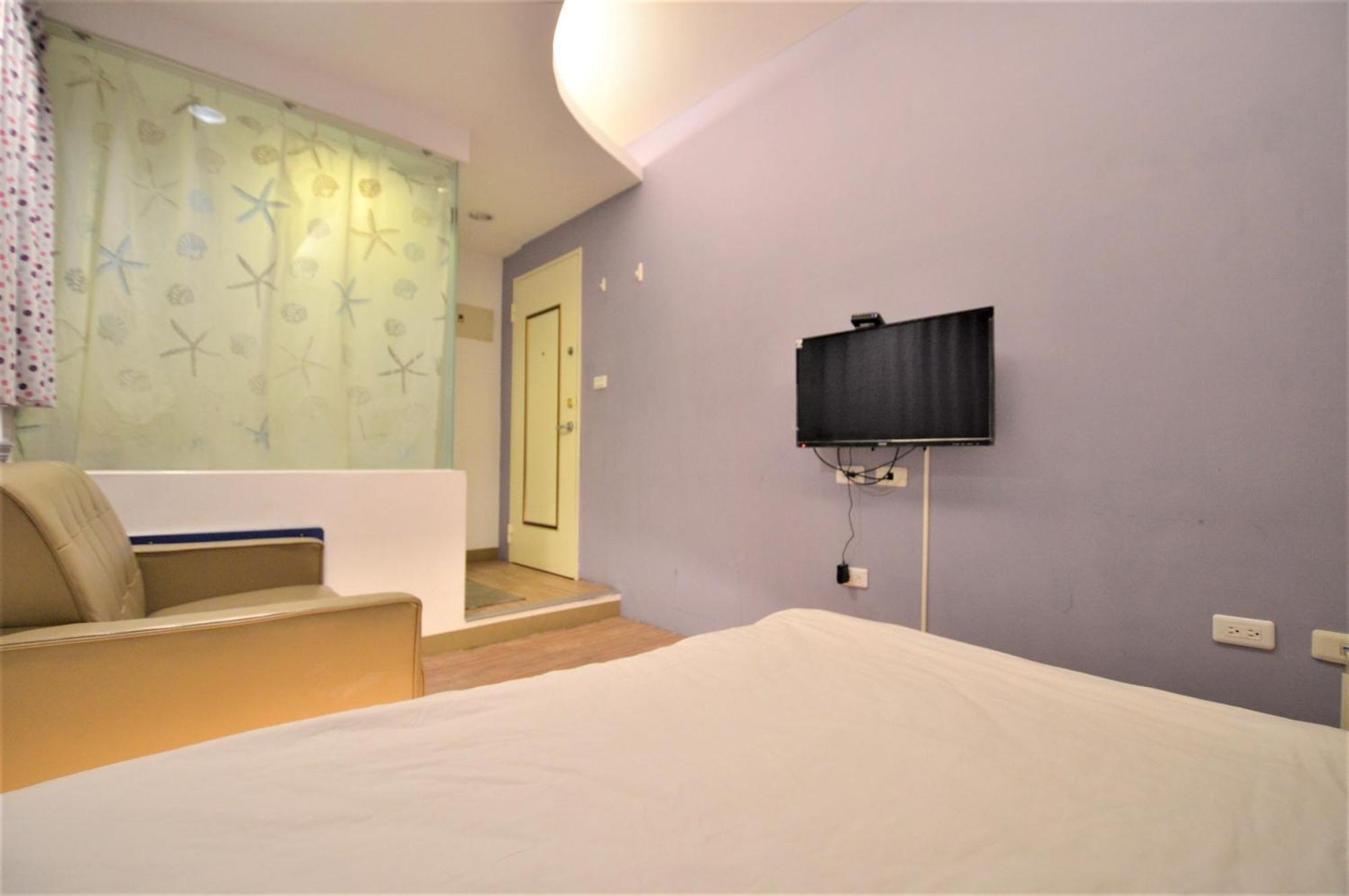 Hotel 逢甲巧咪 à Taichung Extérieur photo
